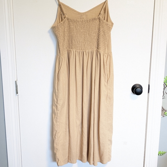 Beige button dress - Picture 2 of 2